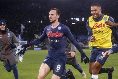 El español Fabián Ruiz festeja su agónico gol, que le dio la victoria y la punta al Napoli.