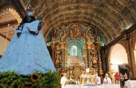 Fiesles hoy participaron de la misa Central oficiada por Monseñor Joaquín Robledo, en la parroquia Virgen de la Candela.