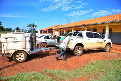 Con los aportes voluntarios de gerentes, consejeros y directores, se compraron y distribuyeron alimentos y productos de limpieza a familias vulnerables del Alto Paraná.