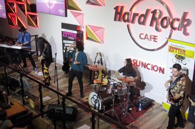 El grupo Coda tuvo a su cargo el show tributo a Led Zeppelin.