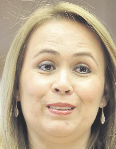 Blanca Fonseca, exsenadora del PLRA, precandidata a intendenta de Luque dijo que hay una campaña sucia contra ella.