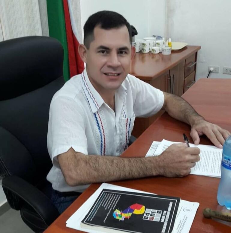 Ibán Cáceres, candidato de UNACE por la intendencia de Filadelfia