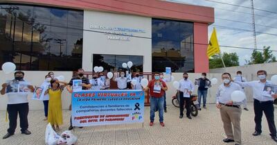 Docentes entregaron nota de reclamo al Director de Educación Departamental, Fernando Muriel