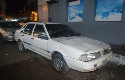 El vehículo incautado de la vía pública.