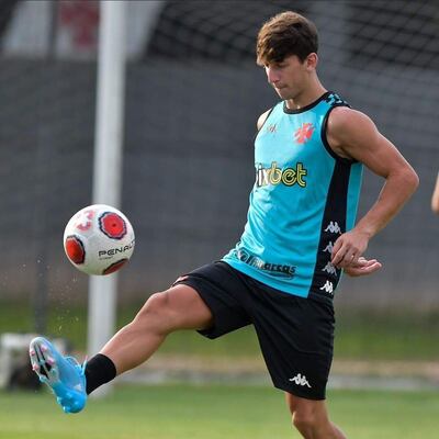 Matías Galarza Fonda (11 de febrero de 2002), Vasco da Gama, convocado a la selección paraguaya.