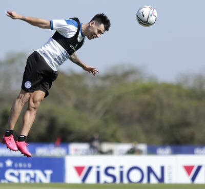 Hernán Arsenio Pérez González (31 años), uno de los convocados por el técnico Eduardo Berizzo. En la foto, durante el entrenamiento en Albiróga.