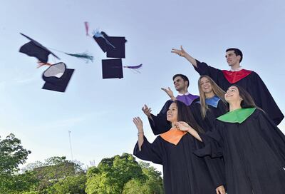 Becas de grado disponible