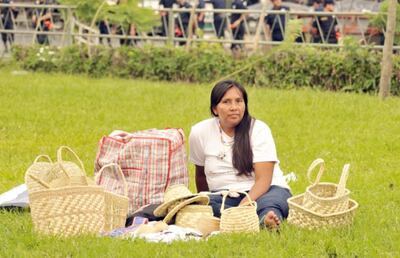 Bernarda Pesoa es artesana y lideresa del Pueblo Qom de Cerrito, Chaco paraguayo.