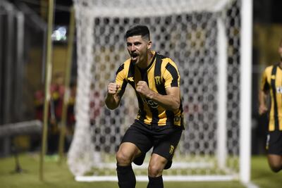 Florentín convirtió dos goles de cabeza este día.