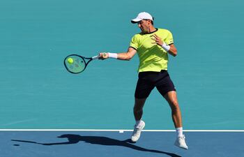 El noruego Casper Rudd dejó en el camino al argentino Francisco Cerúndulo en Miami (AFP).
