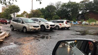 Autos mal estacionados
