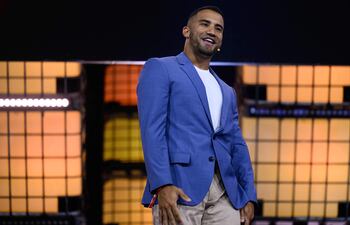 Se comenta que todo lo que toca, lo convierte en oro: el empresario KondZilla, dueño del canal de YouTube más popular de Latinoamérica, revolucionó la escena del funk brasileño con sus videoclips, y se tornó una referencia del género en el mundo digital.