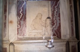Imagen de la tumba del poeta Dante Alighieri en Rávena, Italia.