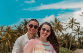 Hermosa parejita. Miguel Almirón y Alexia Notto ya cumplieron seis años de casados.