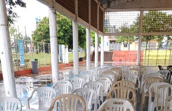 Hoy y mañana, miércoles, se aplicará la primera dosis de la vacuna contra el COVID a quienes tengan 19 años cumplidos, a los mayores de 50 años y las embarazadas, sin importar la terminación de cédula, precisamente para que se proteja a todos los que lo deseen.