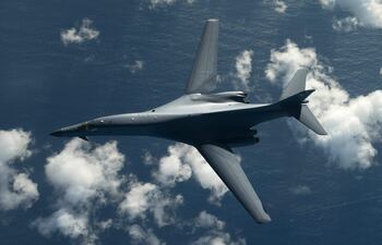 Dos bombarderos estratégicos B-1 se unieron este sábado a los ejercicios aéreos combinados a gran escala que Corea del Sur y Estados Unidos están realizando en la península coreana, donde no se veía el despliegue de estas aeronaves desde 2017.