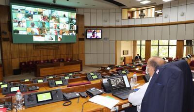 El titular del Senado, Oscar Salomón (ANR, Añetete), dirige la sesión virtual del Senado.