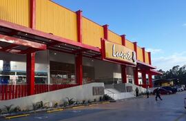 La sucursal Nº 11 de Hipermercados Luisito está sobre la ruta Gral. Marcial Samaniego.