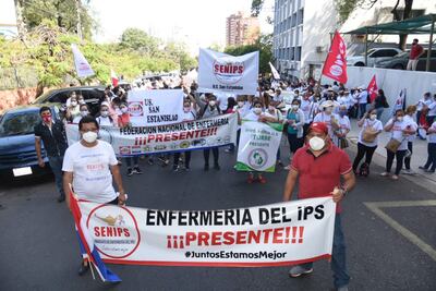 Ocho gremios de IPS se manifestaron hoy frente al Senado