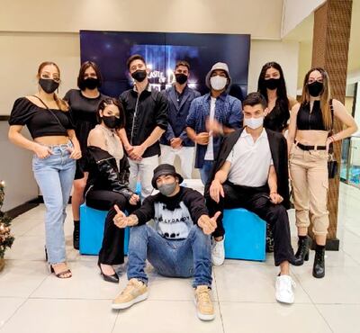 Integrantes del elenco de “Reflejos”, durante la presentación del tráiler realizada el pasado lunes en el Cine Villamorra.