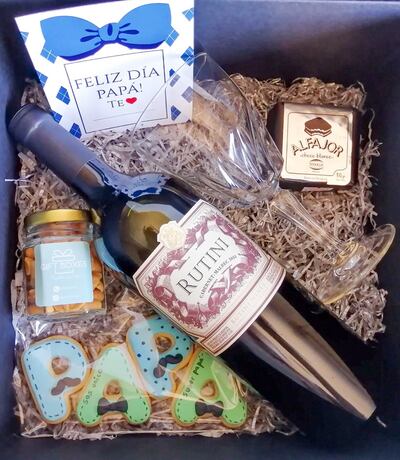 Una de las propuestas de @giftboxespy consiste en una hermosa caja que contiene varias sorpresas.