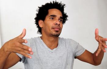 Luis Manuel Otero Alcántara pertenece al grupo de artistas sobre el que el régimen comunista cubano ha aumentado la represión, por sus obras críticas hacia la antigua dictadura castrista.