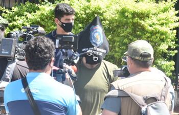 Gregorio "Papo" Morales llega a la fiscalía para declarar.