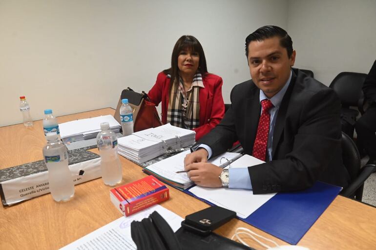Diputada Celeste Amarilla y el abogado Guillermo Duarte.