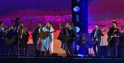 Néstor Ló y los Caminantes se fusionó en escena con Tierra Adentro, en medio de la euforia del público en el Defensores.