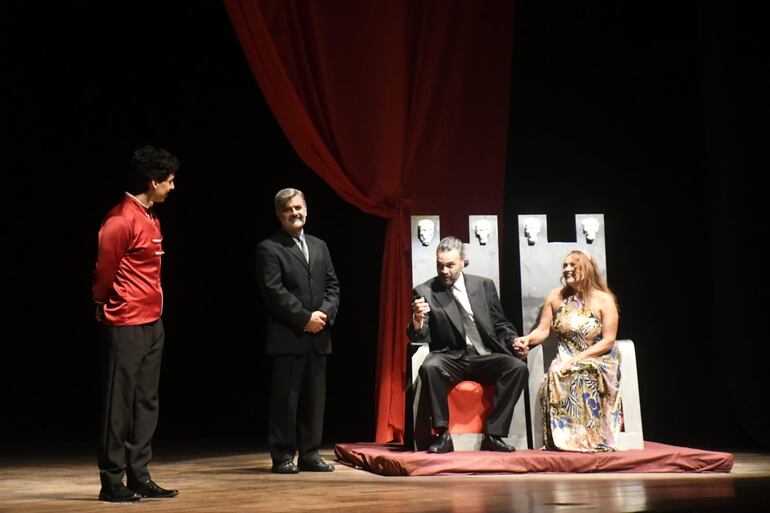 Marcela Gilabert trae al presente la historia de "Hamlet", en el Teatro Municipal "Ignacio A. Pane".