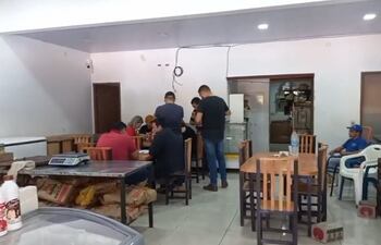 Los investigadores realizaron varias diligencias desde el hallazgo del cuerpo de la adolescente, pero hasta ahora no pudieron obtener la identidad real del autor del crimen.