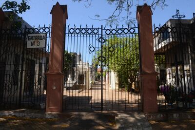Cementerio la Recoleta de la capital, cerrado por pandemia.