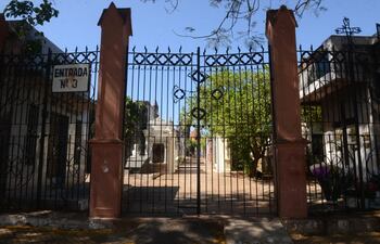 Cementerio la Recoleta de la capital, cerrado por pandemia.