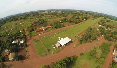 Vista aérea de la pista de aviación municipal habilitada en el año 2015 en el distrito de Jesús Tavarangüé.