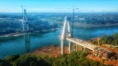 Avance de la construcción del Puente de la Integración.