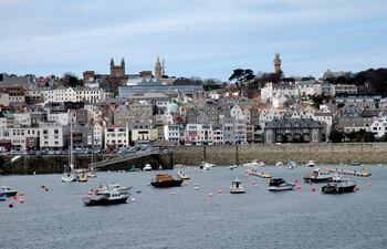 Guernsey, Isla, Premier League.