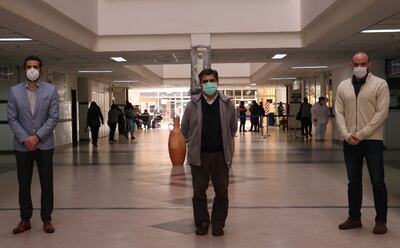 Parte del equipo de médicos del Hospital de Clínicas, que realizó por primera vez una cirugía videolaparoscópica a una niña.