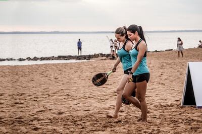 La playa de San José en Encarnación fue testigo del la Etapa 2 del Circuito de Verano de Tenis de Playa, en el que se consagraron varios campeones en sus respectivas categorías.