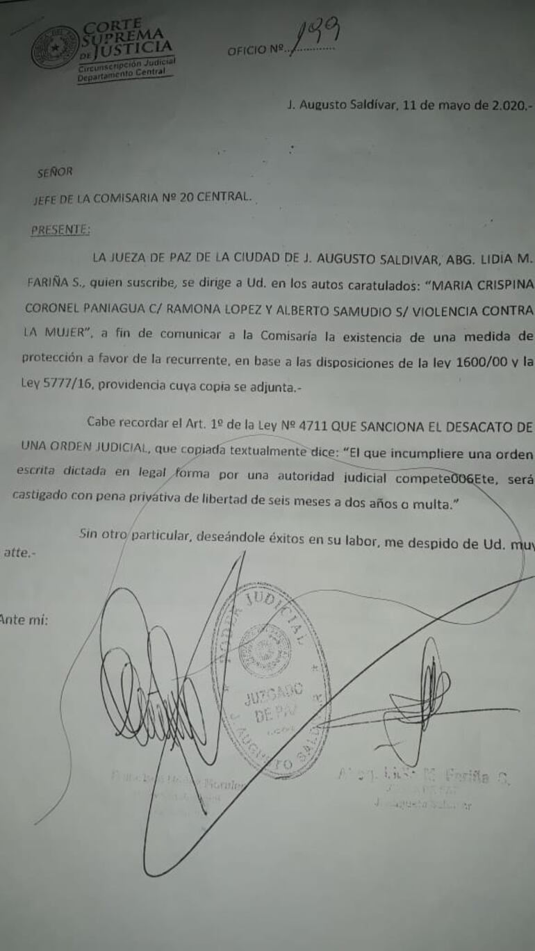 Notificación del juzgado de J. Augusto Saldivar para la pareja que supuestamente agredió a la mujer con problemas visual. La víctima exige justicia y que terminen las discriminaciones hacia las personas con discapacidad.