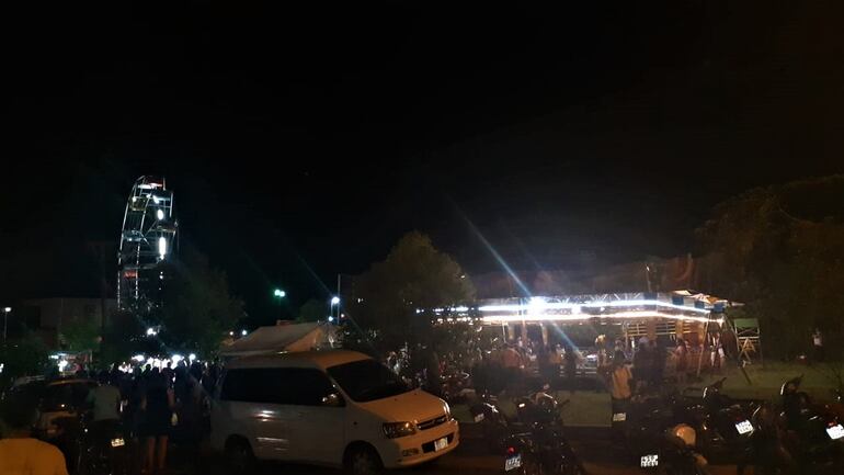 La infaltable romería donde la familia concurre todas las noches durante la fiesta mariana