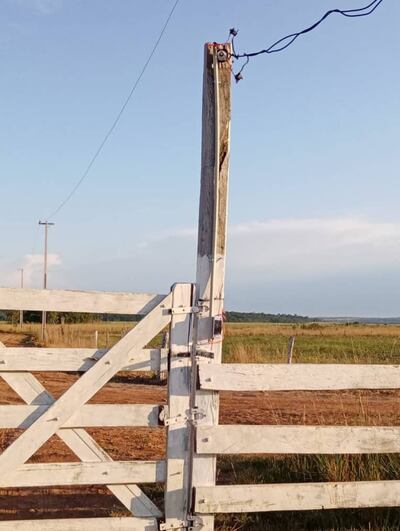 Imagen del tendido eléctrico  clandestino que denunció   Balbina Irala Romero.