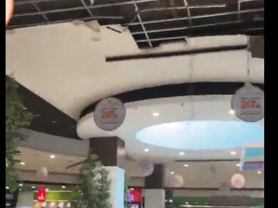 Captura pantalla de la caída del cielo raso del Patio de Comidas del Paseo La Galería.