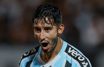 Mathías Villasanti marcó un gol para Gremio en el clásico ante Internacional.