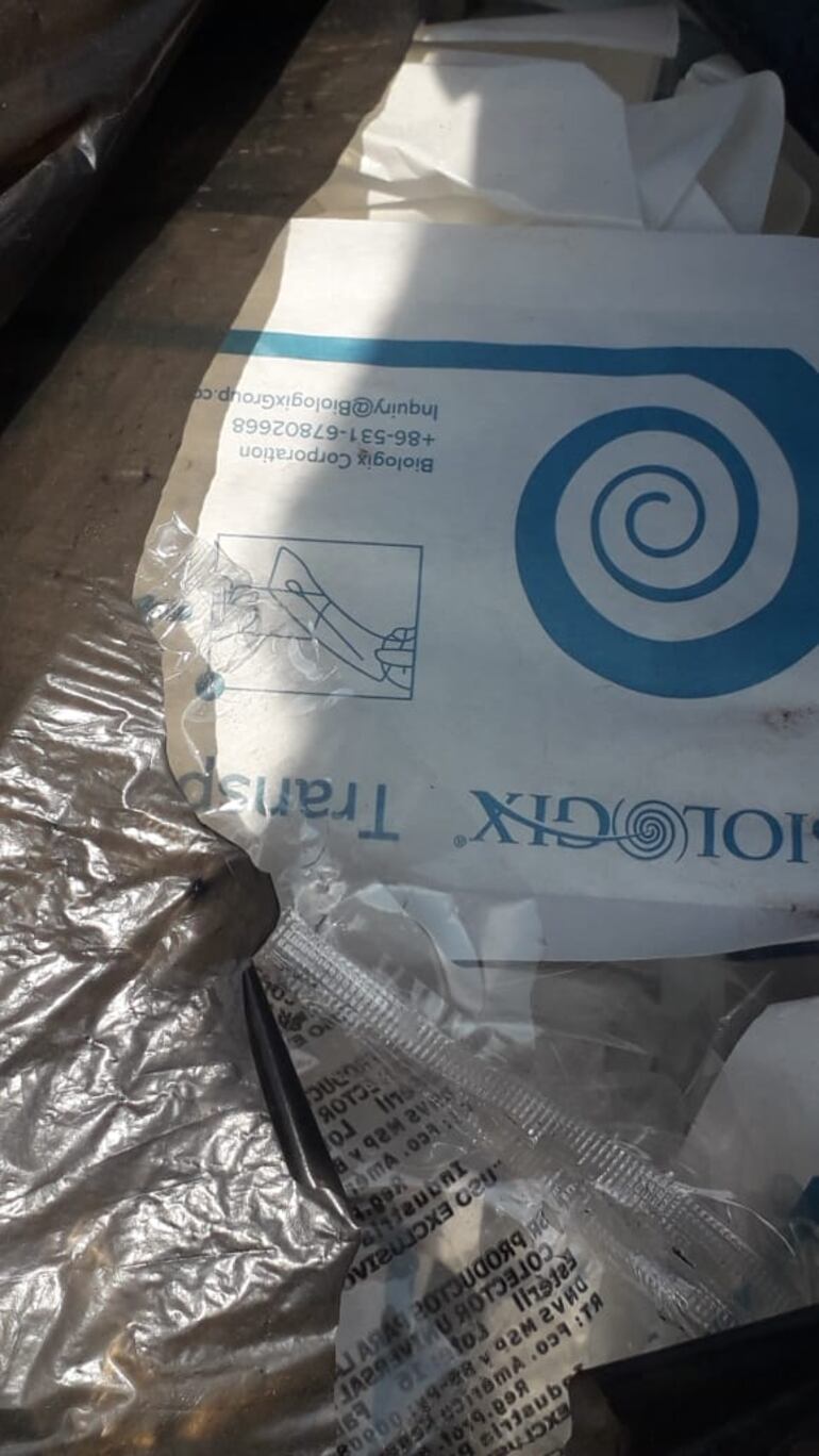 Se pudo ver elementos usados para la toma de muestras.