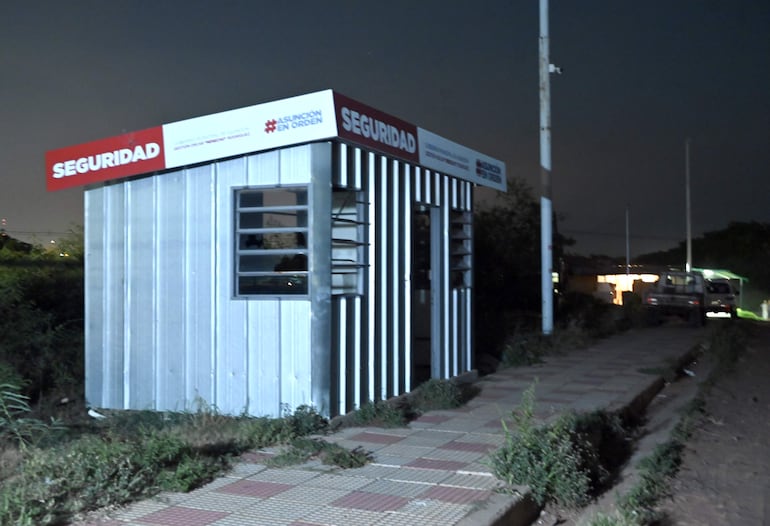 Caseta de "seguridad" de la Costanera, sin iluminación