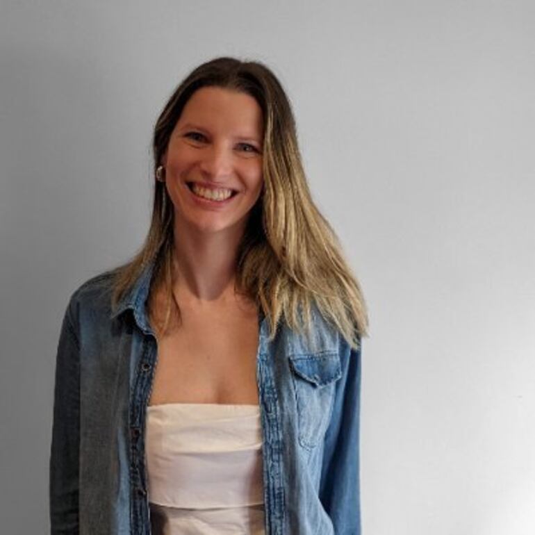 Julieta Heduvan profesional en Relaciones Internacionales y Política Exterior Paraguaya.