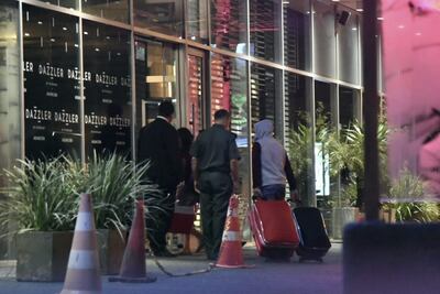 Pasajeros que llegaron desde Sao Paulo vía Ciudad del Este harán cuarentena en un hotel de Asunción.