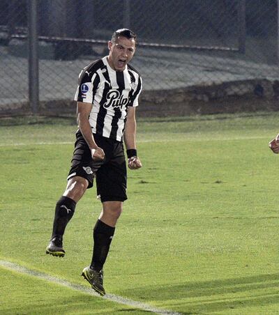 La celebración de Carlos Sebastián Ferreira tras marcar el único gol del partido en el triunfo y clasificación de Libertad a las semifinales de la Copa Sudamericana.