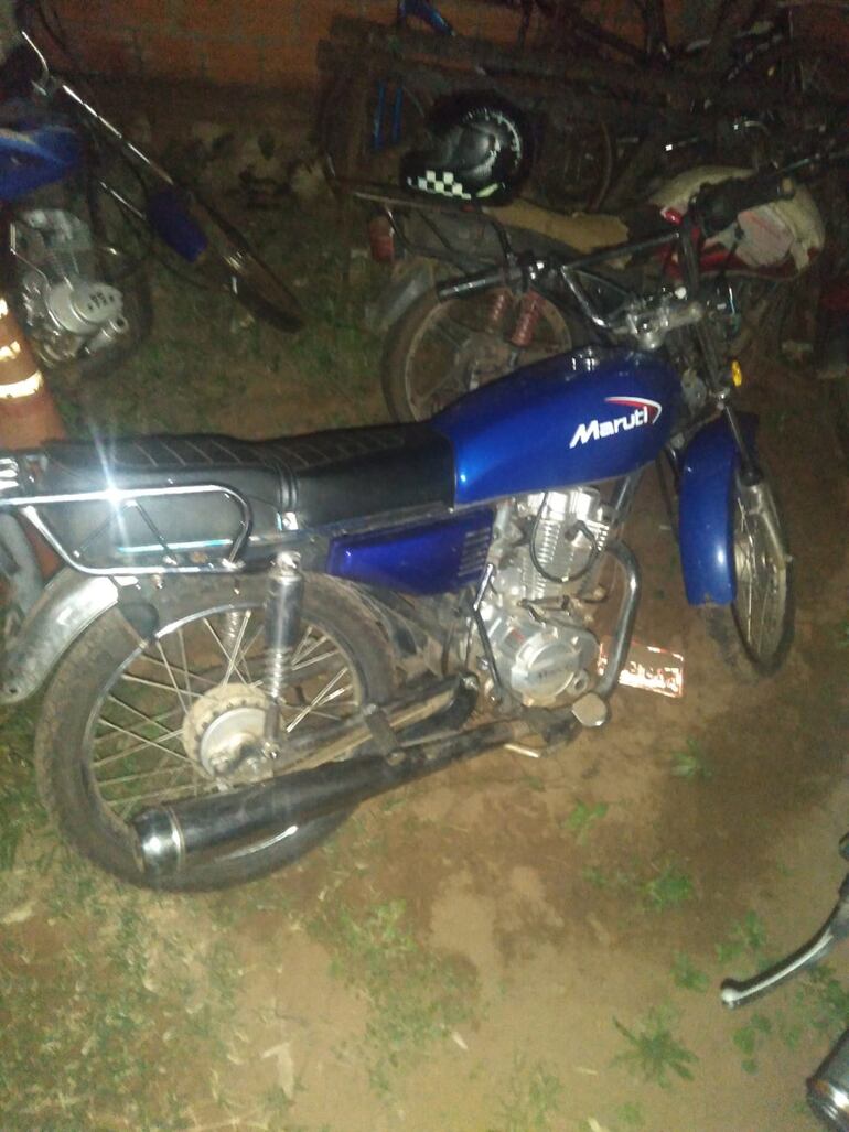 Motocicleta utilizada para el asalto a la estación de servicio en Luque