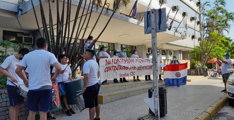 Denuncian que IPS es utilizado como "botín político"